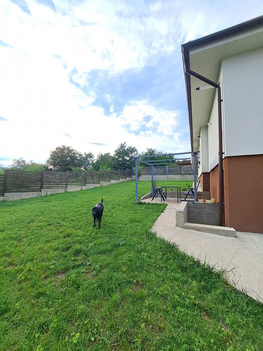 Casa pt inchiriere in Dezmir