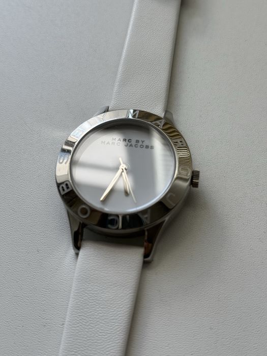 Продам часы Marc Jacobs MBM1200