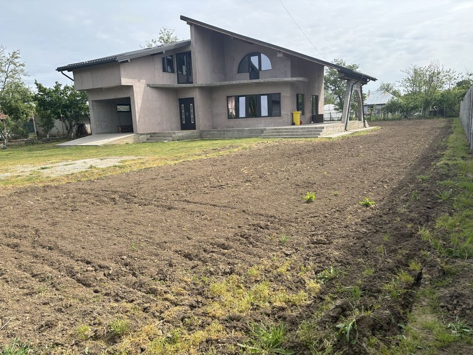 Casa Noua 200mp Utili+ Terasa teren 1600mp Structura finalizata , Ciochina