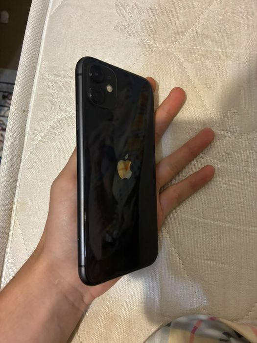 Продам iPhone 11