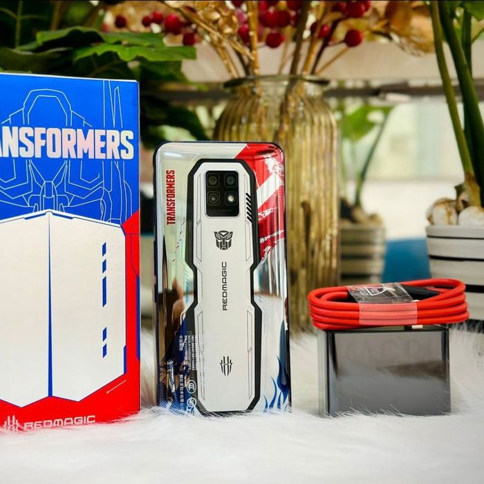 Igravoy telefon Red magic 7 pro