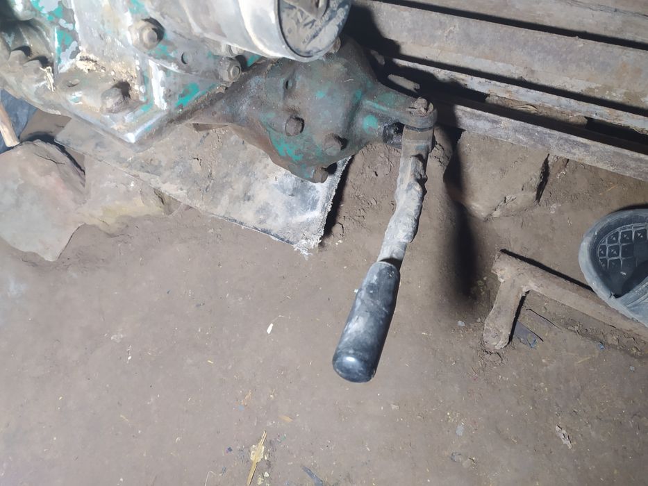 T 40 traktorini yordamchi dvigateli