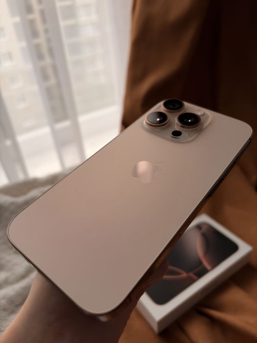 IPhone 16 Pro, 256 GB, Desert Titanium