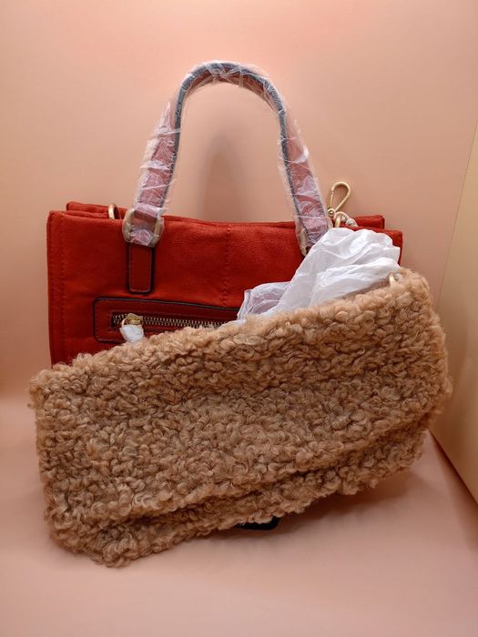 Комплект от две оригинални чанти на италианската марка Carpisa.