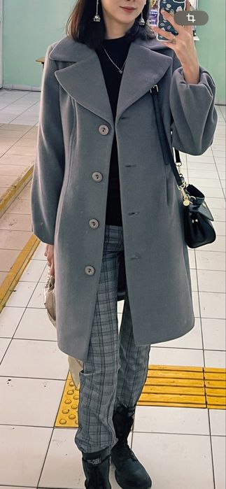 Пальто модная серая