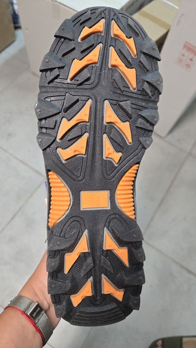 Планински обувки-размер 41,42,43,45