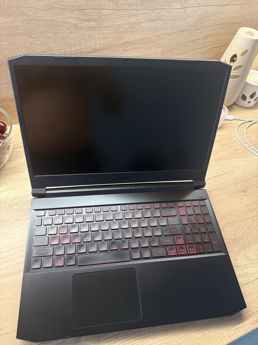 Laptop Gaming Acer Nitro 5 - AMD Ryzen 5 5600H, RTX 3050, Display 144Hz, 16 GB RAM, 512 GB SSD