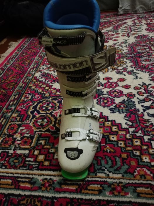 Продавам скиорска обувка Salomon Xmax 120