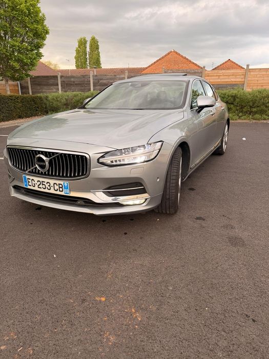Volvo S90 inscription