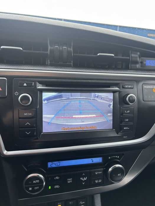 Toyota Auris 1.33 VVT-I 6скорости , подгрев