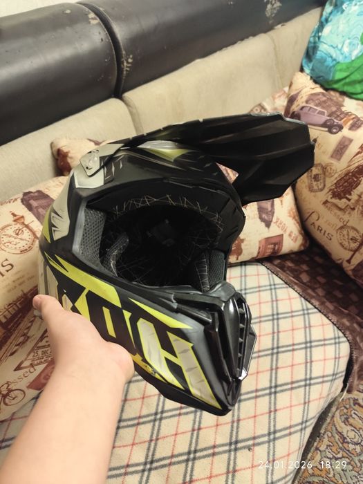 Продаю эндуро шлем