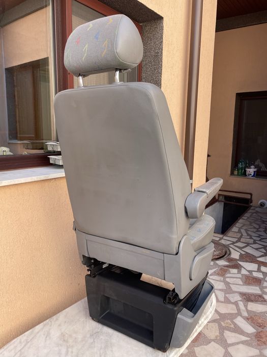 Scaun poasager individual VW Caravelle pret 750 lei