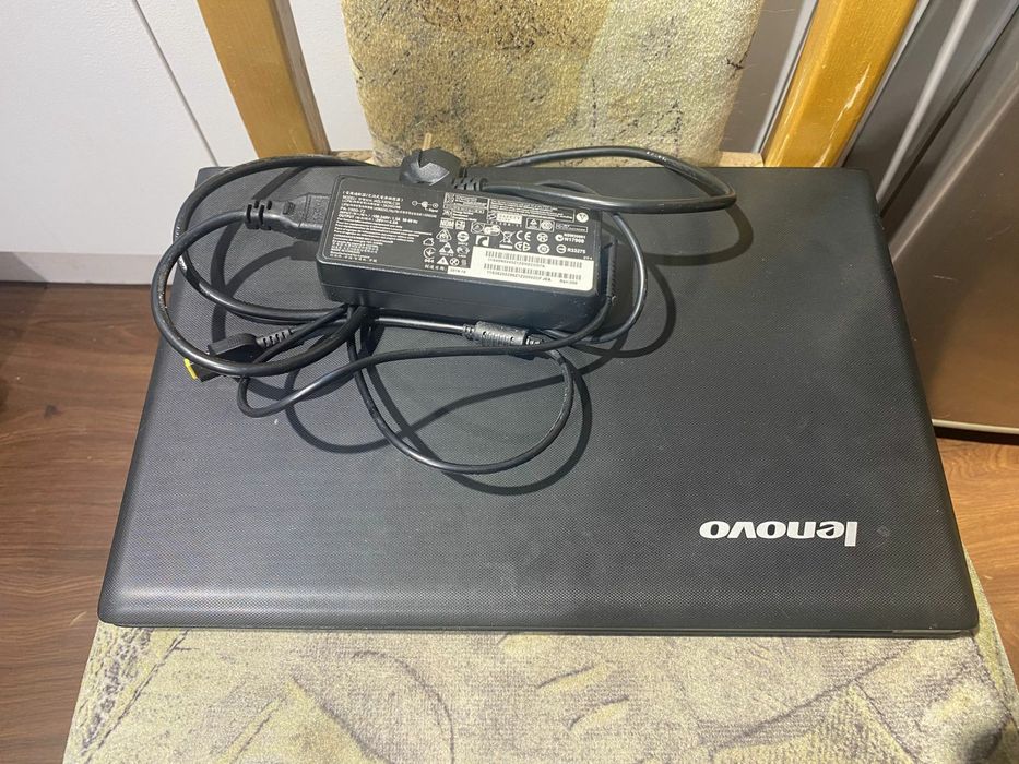 Lenovo intel core i3/SSD/AKБ держит