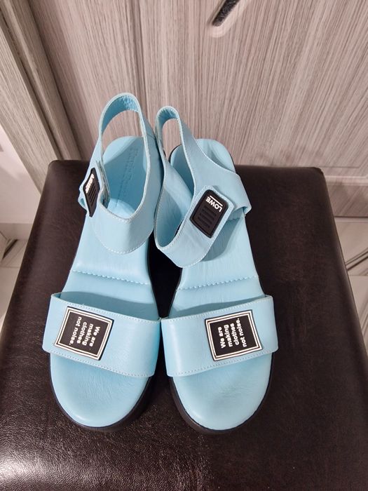 Sandale de firma,noi