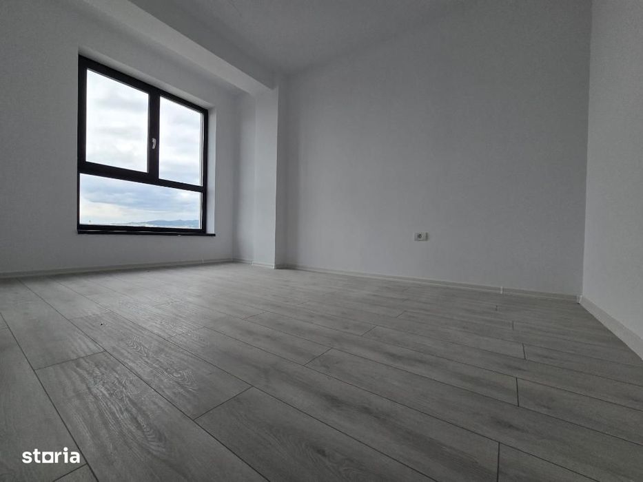 De vanzare Apartament 3 camere, zona Centru Bloc Nou.