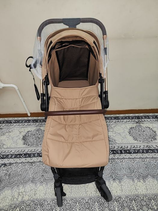 Детская коляска сотилади