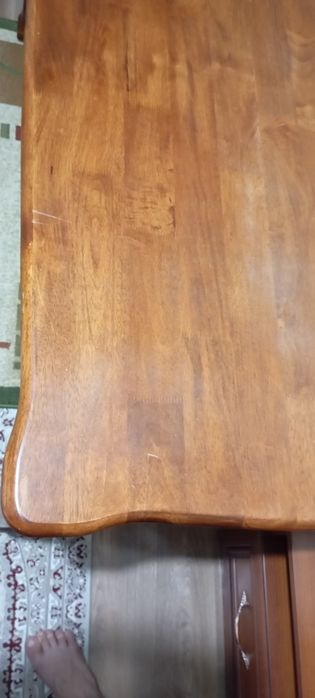 Продам стол дубовый