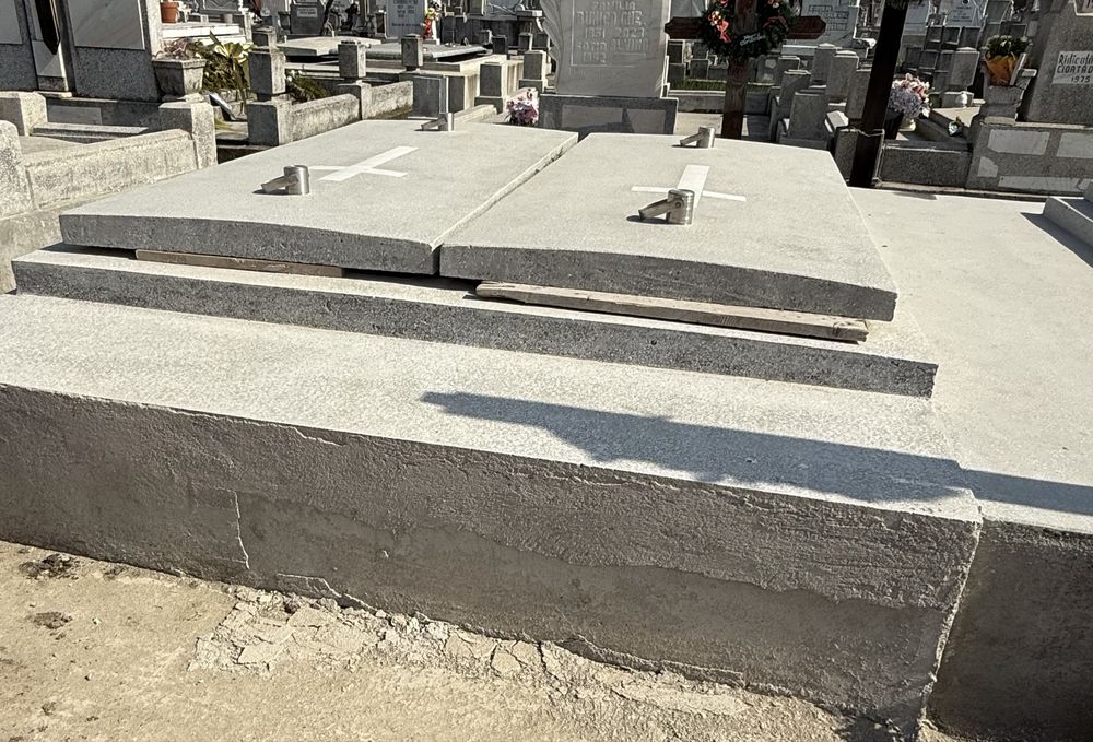 Monument funerar
