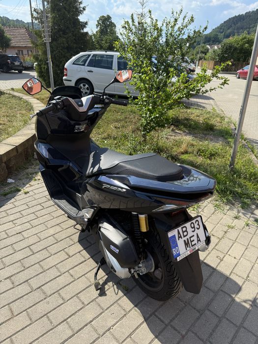 Scuter Honda PcX 125cc ca NOU  permis categ B