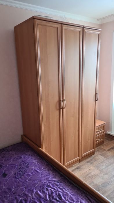 Продам деревянный шкаф