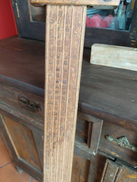 Продавам антична горска клупа