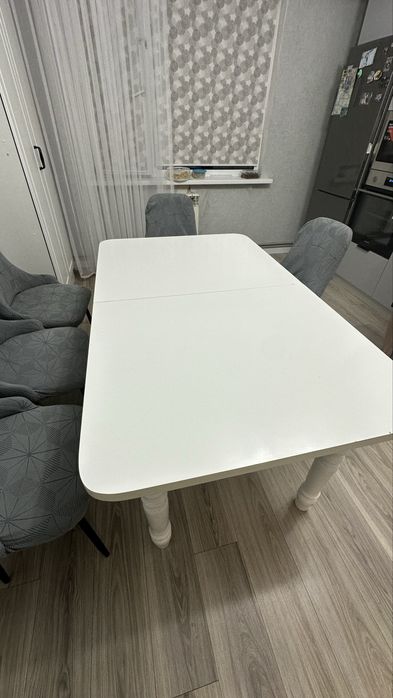 Продам стол и стулья