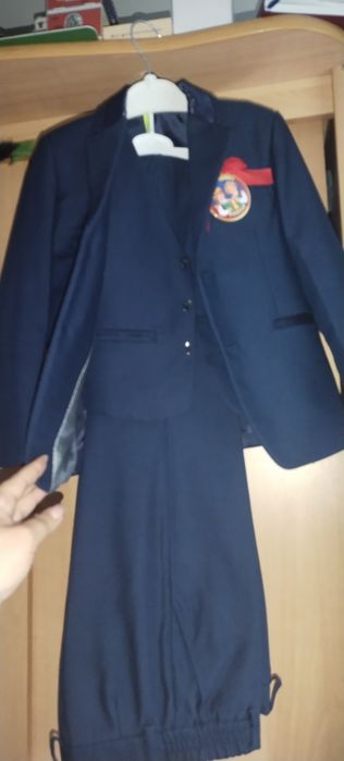 Продам костюм 4-ка. 8 тыс