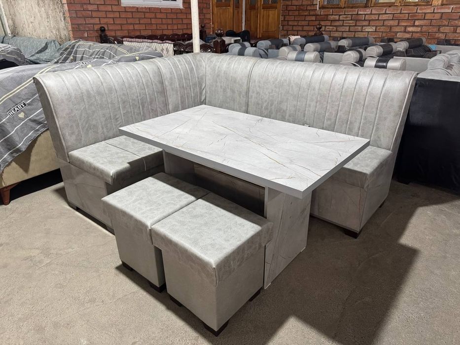 Продаётся кухонный уголок