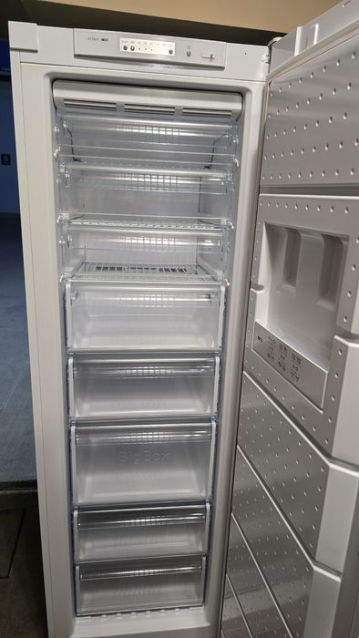 Фризер Bosch  вертикален