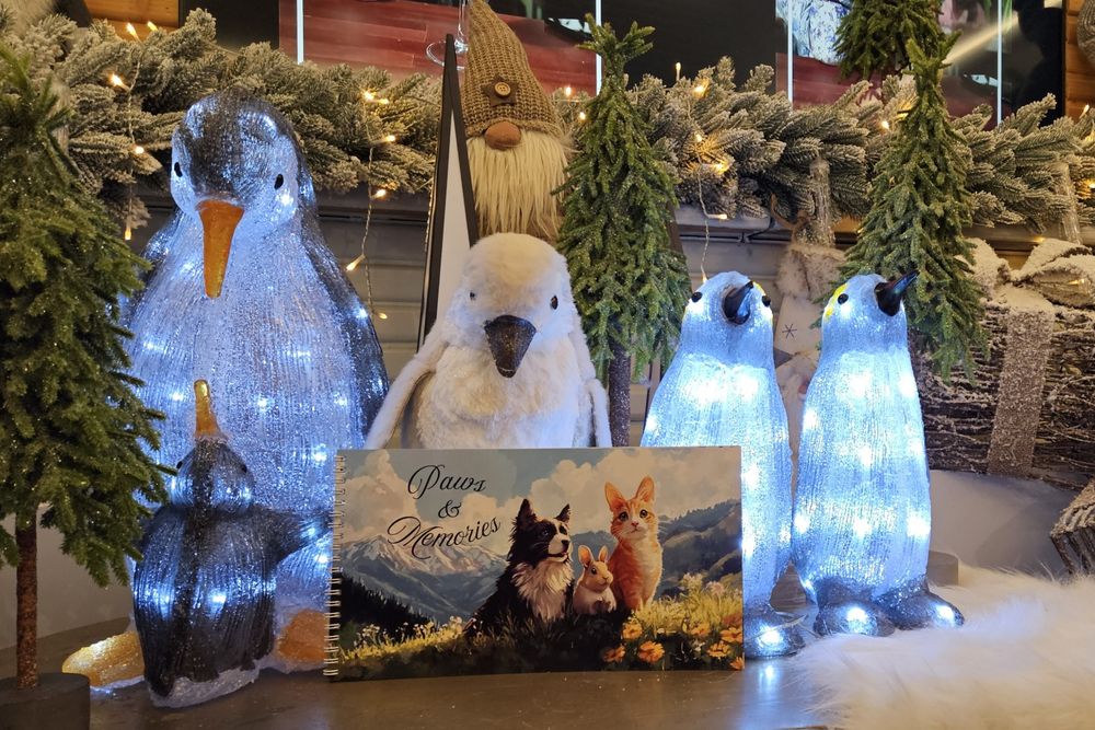 Album animalute "Paws and Memories"