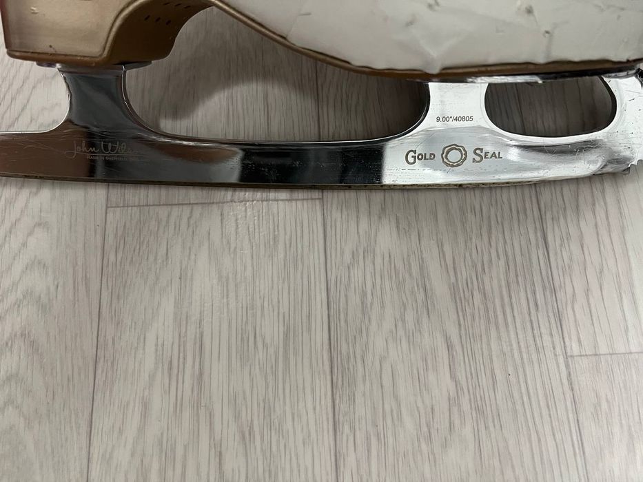 Фигурные ботинки Edea Chorus размер 245.