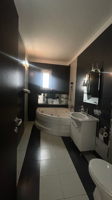 Inchiriez apartament|penthouse pentru UNTOLD