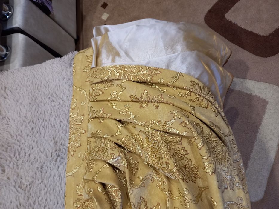 Продам ламбрикен со шторами.