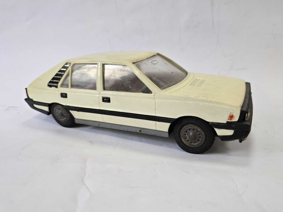 Стара количка играчка Полонез