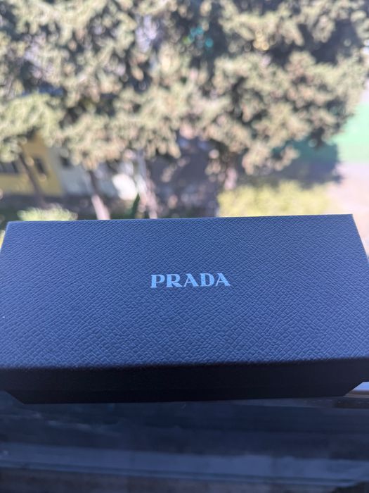 Слънчеви очила на Prada