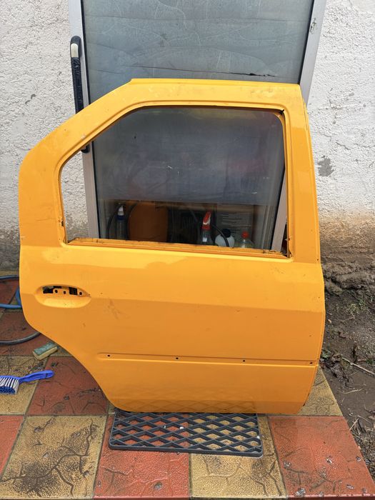 Usa logan dreapta spate