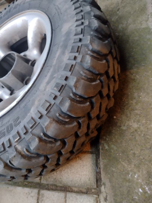 Джанти с гуми за Опел Фронтера