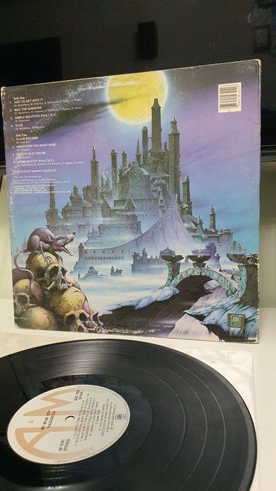 Не плохой город !   1978 г .Nazareth  !