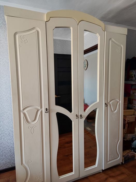 Спальный гарнитур