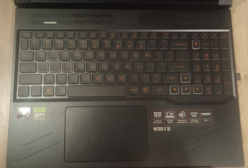 Laptop gaming Acer nitro v16