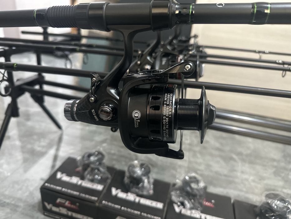 SET CRAP 4 Lansete FL Strong 3.75 LBS 3.90 2 Segmente + 4 Mulinete  FL V10STEEZE FL + Rod Pod Fl 157