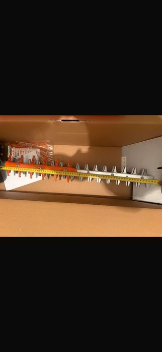 Foarfeca,Trimmer gard viu STIHL HS 82 RC