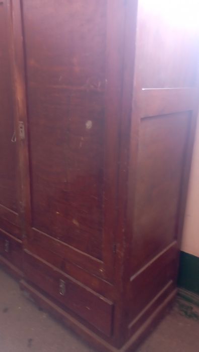 Продаю шкаф раритет.