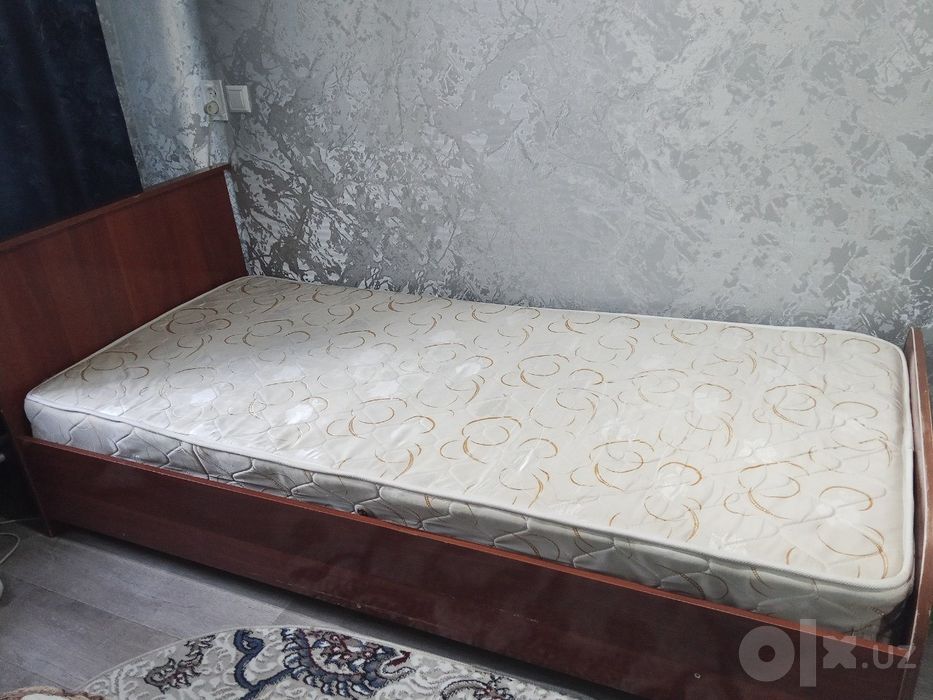 Продам односпальную кровать.