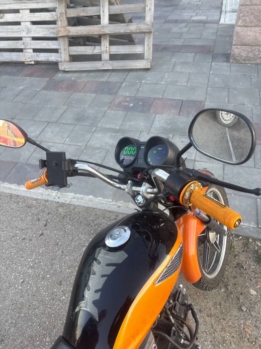 Продам мотоцикл альфа мопед Alpha 125 кубов стоит на учете