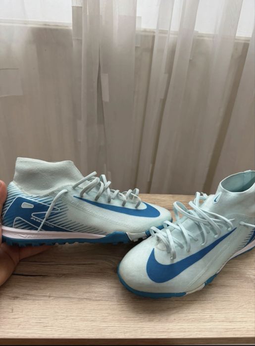Ghete de fotbal nike