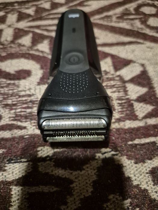 Ел. самобръсначка Braun, в гаранция.