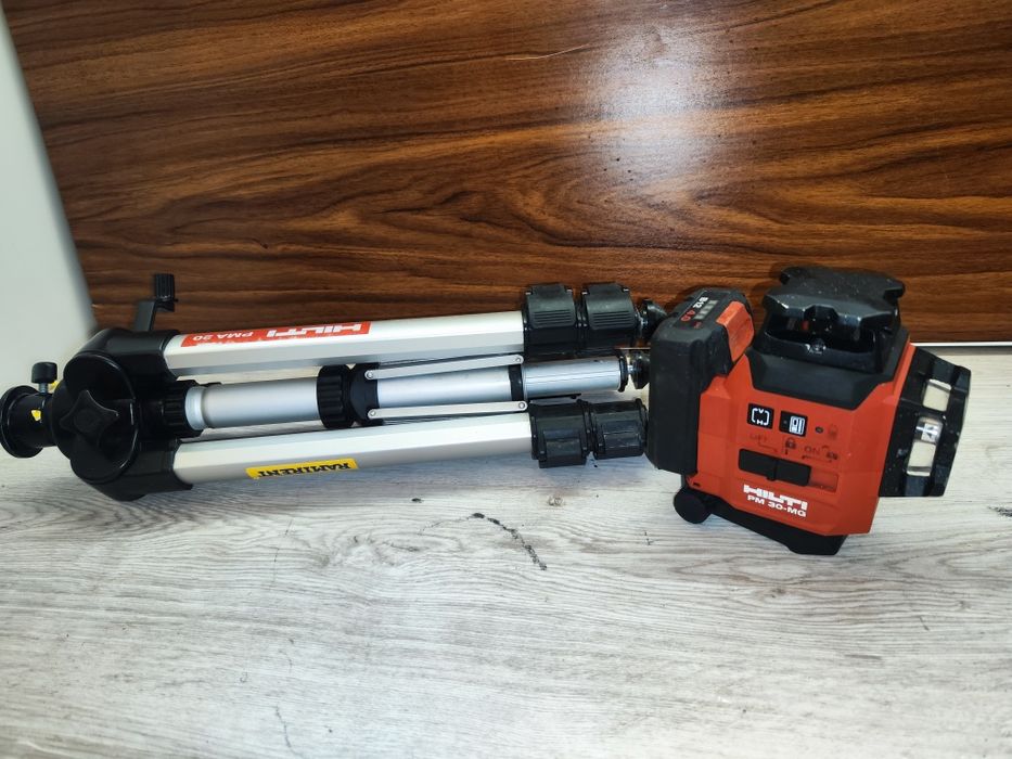 Nivela laser Hilti PM 30 MG cu trepied