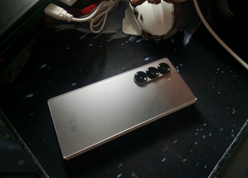 Samsung Z Fold 6