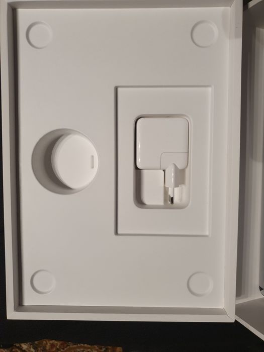 MacBook Air M4 13 Midnight nou